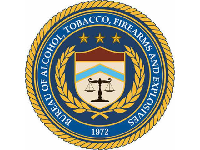 Бюро по контролю за оборотом алкоголя, табака, огнестрельного оружия и взрывчатых веществ (ATF).
