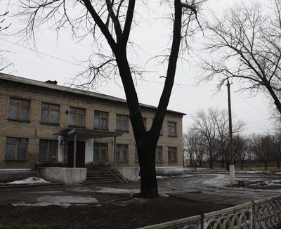 Школа №14 в Красноармейске, на территории которой было совершено преступление