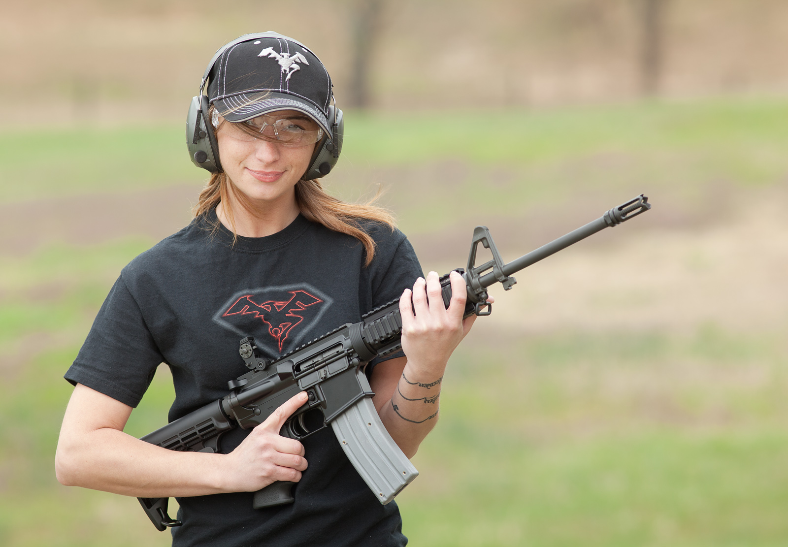 Девушка с AR-15