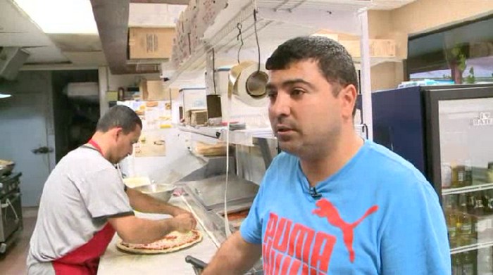 Владелец пиццерии отбился от вооруженных грабителей