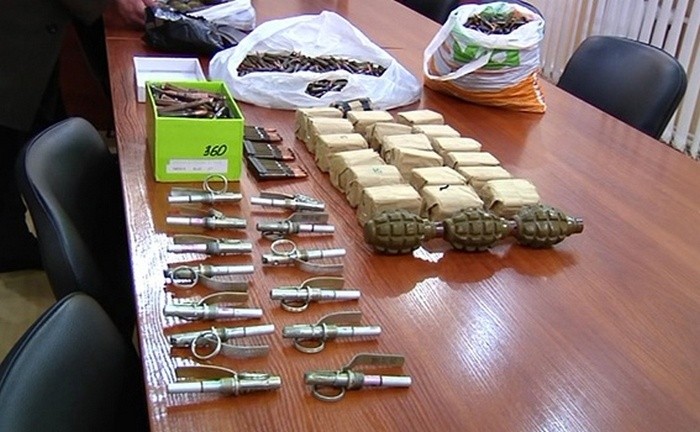 Дніпропетровські міліціонери викрили бійця, котрий намагався продати гранати і набої в місті