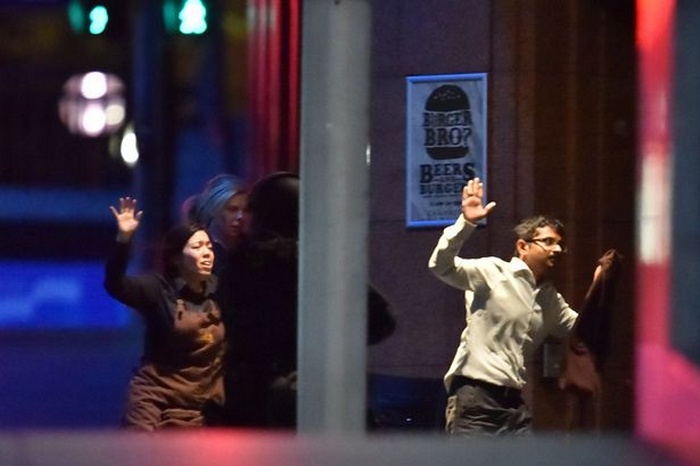 Чоловіка, який захопив кафе у Сіднеї, застрелила поліція