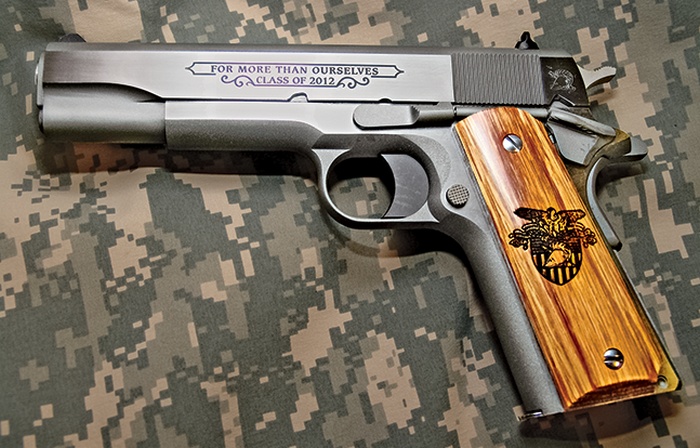 Colt M1911A1, приуроченный к выпуску Военной академии США 2012 года 