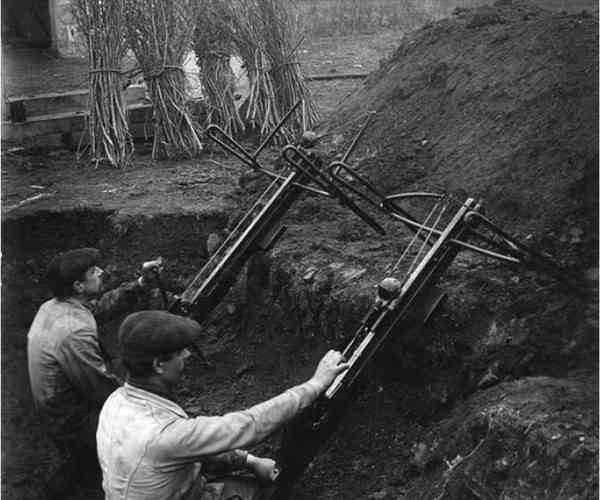 В период первой мировой войны, арбалет применяют в качестве гранатомёта