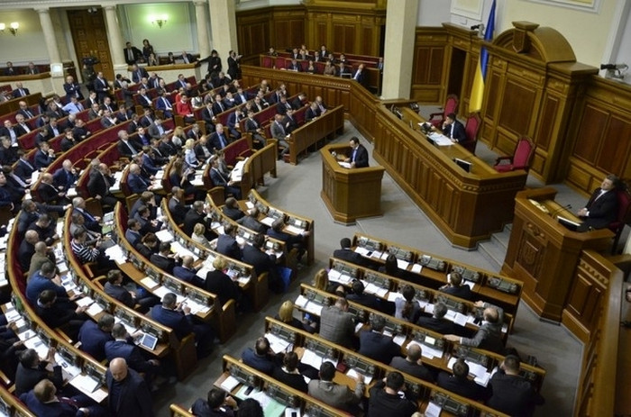 Рада включила в повестку дня президентский законопроект о военном положении