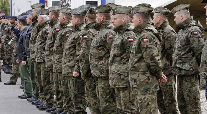 Тысячи поляков идут в добровольческую армию, чтобы защитить страну от российского оккупанта