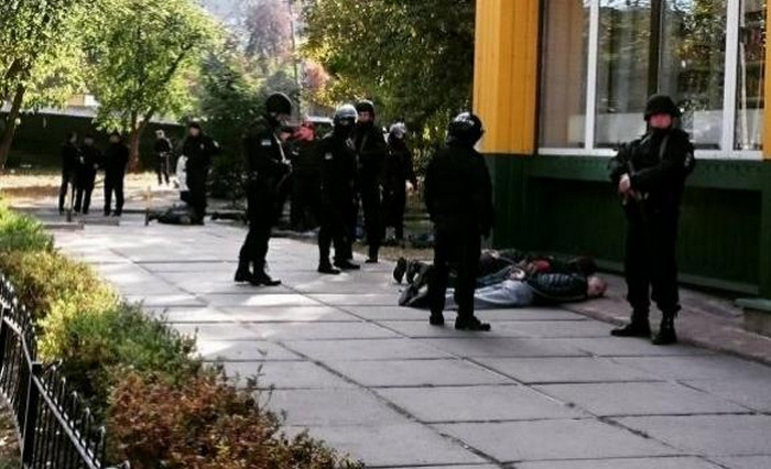 Міліція застосувала зброю під час затримання рекетирів у Києві