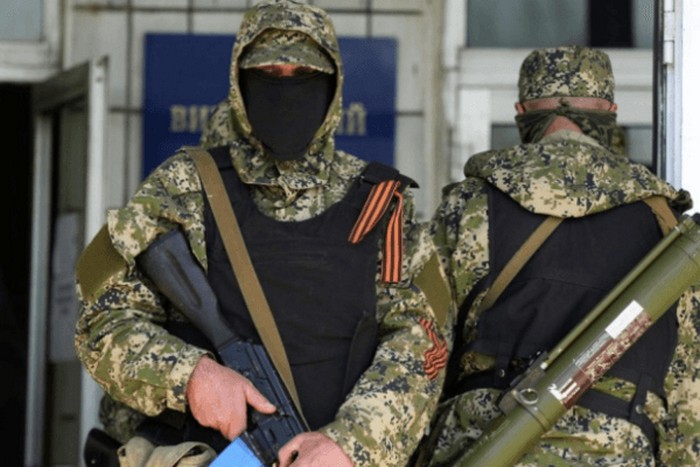 Розформовані терористи ДНР масово збувають зброю