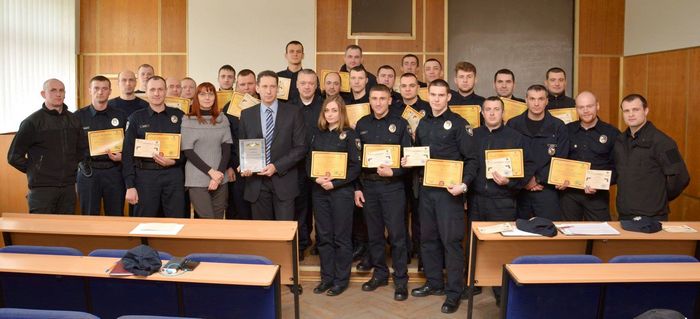 Специалисты УФПС подготовили первую группу инструкторов патрульной полиции по прикладной стрельбе
