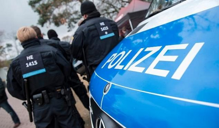 В Германии сирийский беженец убил женщину и ранил еще двоих