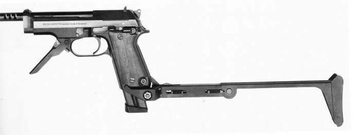 Автоматический пистолет Beretta 93R с отъемным складным прикладом.