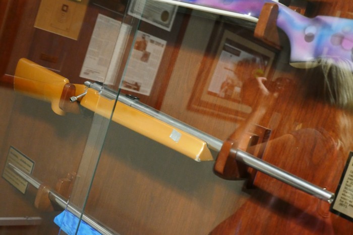 15. Гвинтівка, з якої Пет Макміллан установив світовий рекорд купчастості, який протримався 39 років