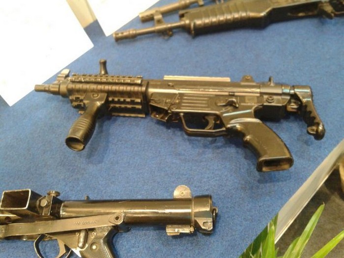 11. Anamika – неліцензійна копія MP5, зібрана на індійському державному підприємстві Ordnance Factory Board. Чи випускався цей пістолет-кулемет серійно – невідомо