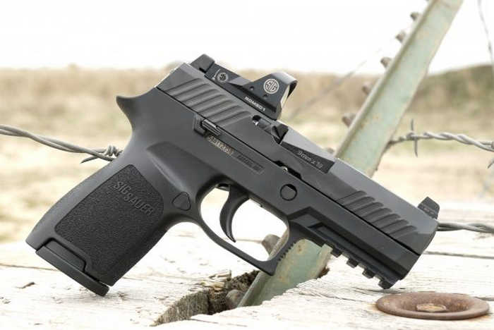 8 августа Sig Sauer выступили с заявлением о том, что они предложат решение для пистолетов P320, которое решит проблему с выстрелом при падении.