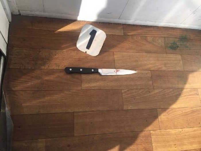 Нож на месте происшествия