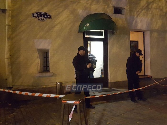 Відвідувачу київського суші-бару прострелили голову