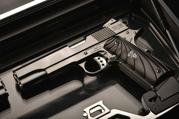 Ліва версія пістолета Cabot Guns Mirror Image Pistol.