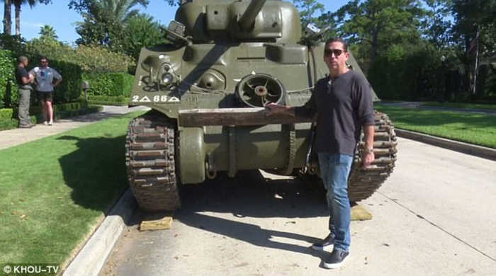 Texas man buys Sherman Tank 
