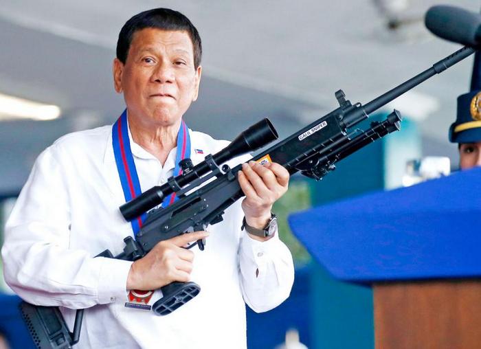 Президент Філіппін знає, як за допомогою зброї зробити свою країну безпечнішою 