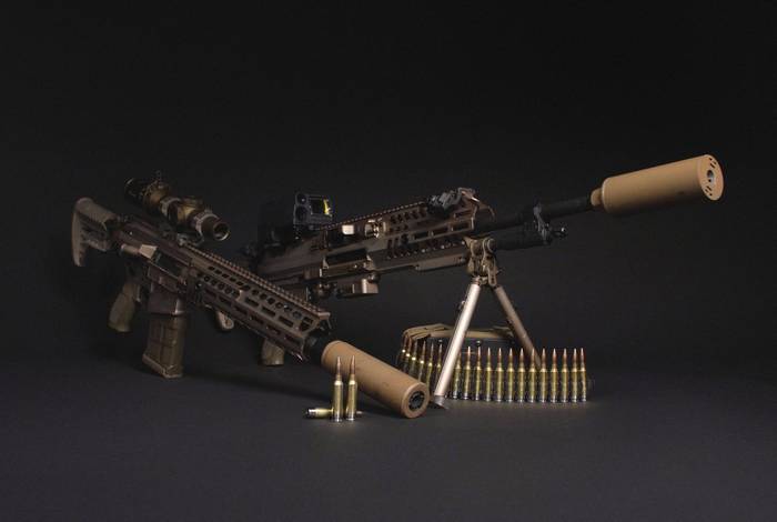 Автоматична гвинтівка М7 та кулемет M250 розроблені в рамках проєкту Next Generation Squad Weapons.