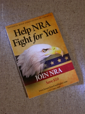 Карточка членства в NRA.