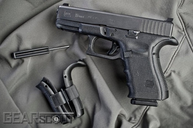 Компания Glock представили накладки на пистолетную рукоятку в форме ...