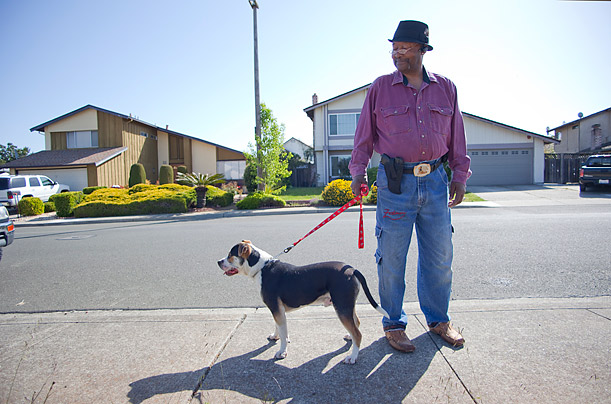 Житель городка Вальехо в Калифорнии обеспокоен последними вторжениями в дома в своем районе. 