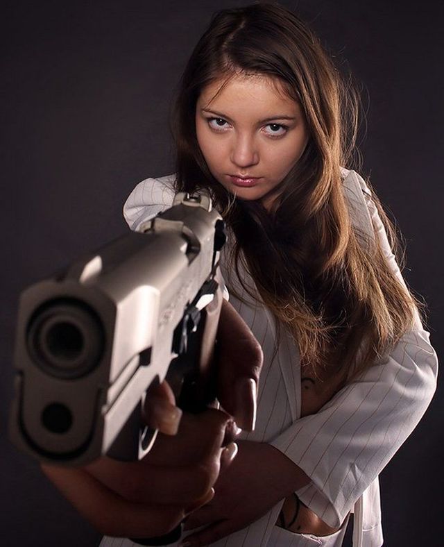 Пістолет - найкращий засіб самозахисту для жінки