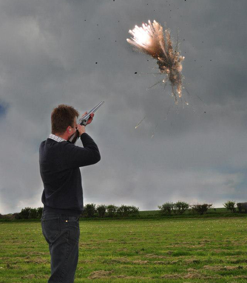 Shooting Star Exploding Clay Pigeon Targets