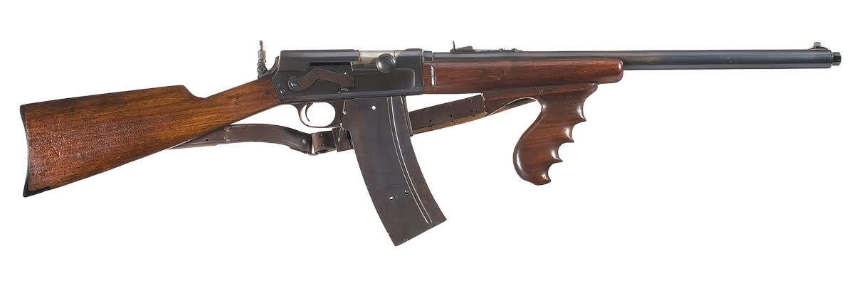 Полицейская версия полуавтоматической винтовки Ремингтон модель 8, революционный по тем временам дизайн и 20-ти зарядный магазин. 