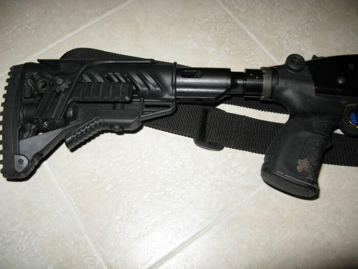 адаптер Fab Defense с телескопическим прикладом и пистолетной рукояткой и компенсатором отдачи для Mossberg 500/590
