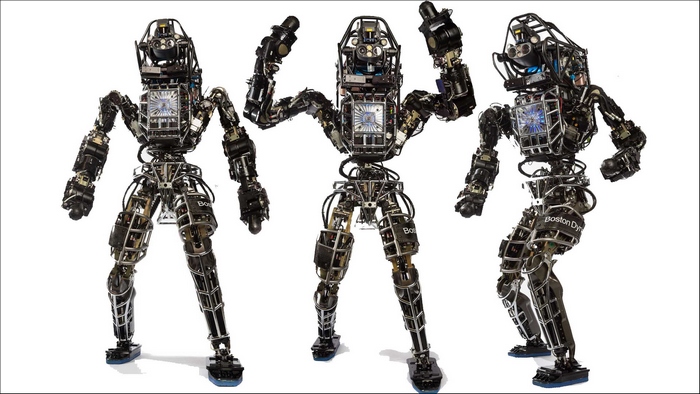 Робот ATLAS не боится падений благодаря прочному «скелету». Потенциально защита может быть усилена с помощью накладных панелей или специальной одежды