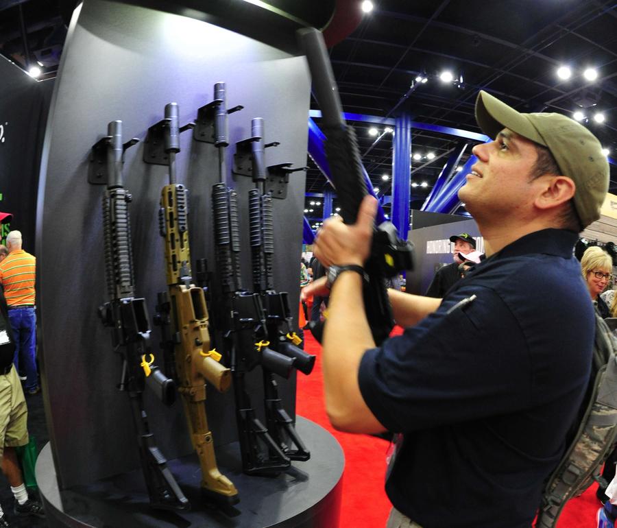 В США начался ажиотажный спрос на оружейные глушители