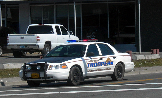 Полицейский автомобиль на Аляске