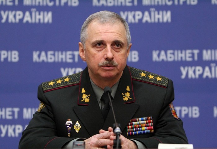 Министр обороны подчеркнул, что прокуратура подтверждает право военных, находящихся в зоне АТО, стрелять на поражение 