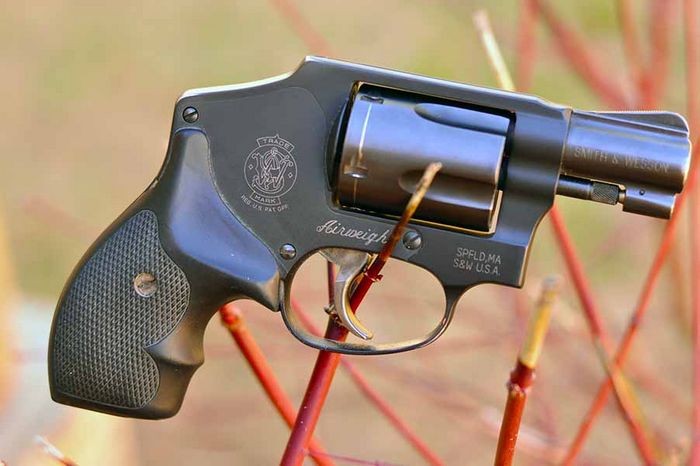 Smith 442 замінив «убитий» пістолет Astra 