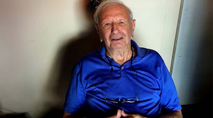 У свої неповні 90 років, містер Льюїс вступає в рукопашні сутички частіше, ніж деякі ветерани під час Другої світової