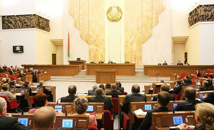 Белорусские депутаты приняли поправки в закон об оружии