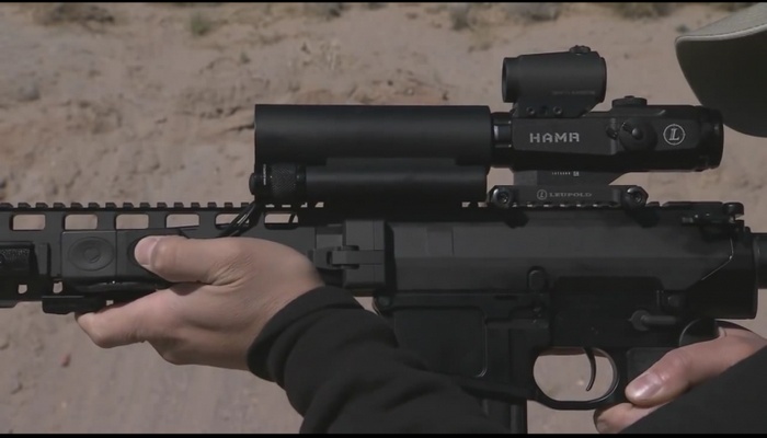 Органы управления RAZAR можно разместить в любом удобном месте на винтовке, например, на цевье