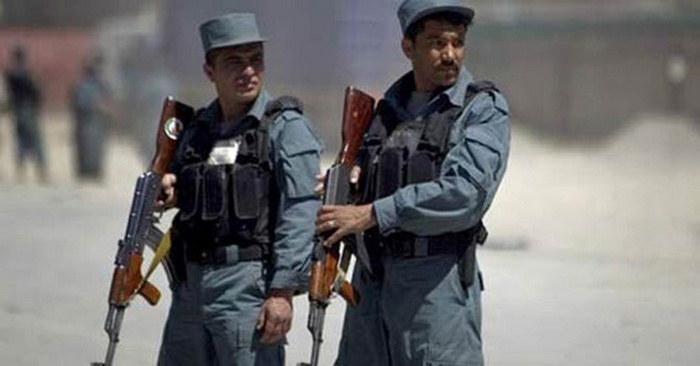 В конце октября в Кабуле стражи порядка провели массовую демонстрацию, на которой открыто предупредили центральные власти о возможном переходе подразделений полиции на сторону талибов в случае невыплаты зарплаты.