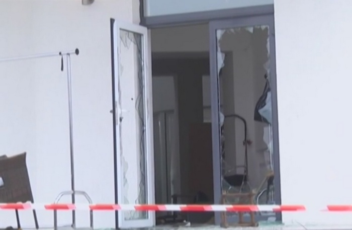В Киевской области неизвестные обстреляли особняк, когда в помещении находился наряд милиции
