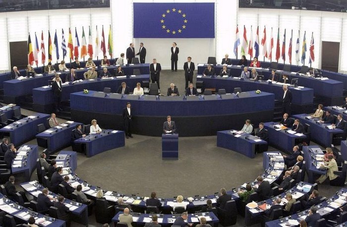 Європарламент закличе країни ЄС надати Україні зброю
