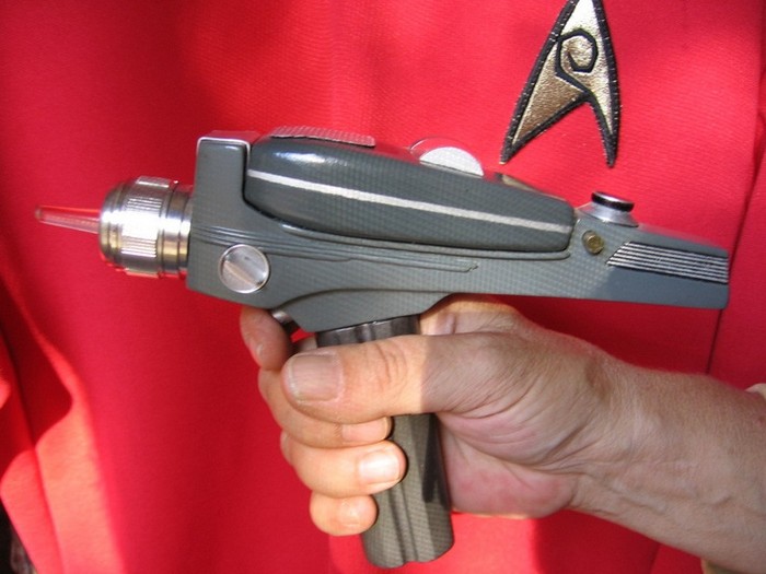 Атрибутика из Star Trek пользуется на аукционах большой популярностью.