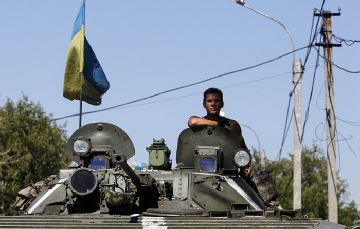 Порошенко подписал закон, который упрощает набор в украинскую армию