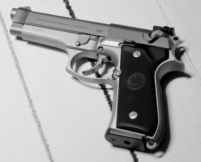 Beretta M9     