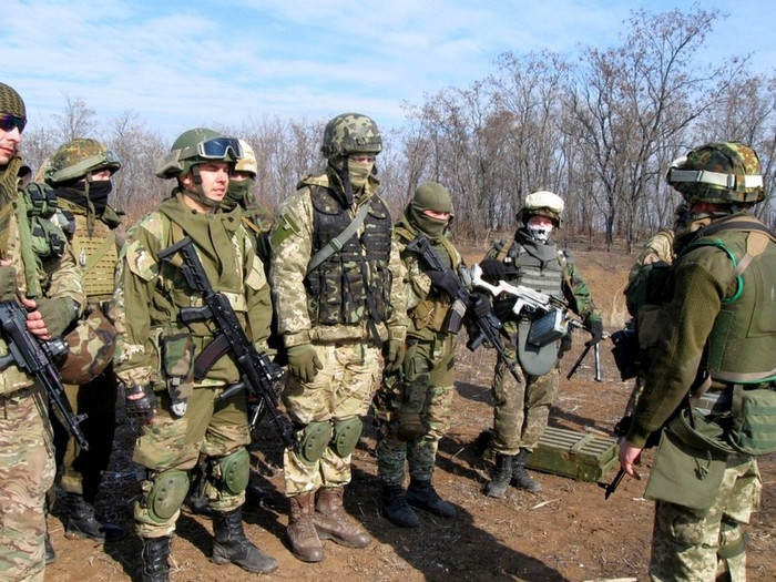 Украинские военные начали получать модернизированные автоматы Калашникова АК-74
