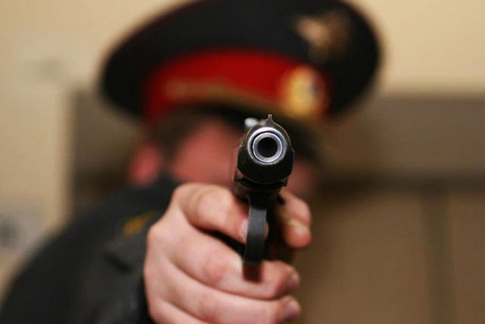Московський міліціонер застрелився, коли чухав перенісся табельною зброєю
