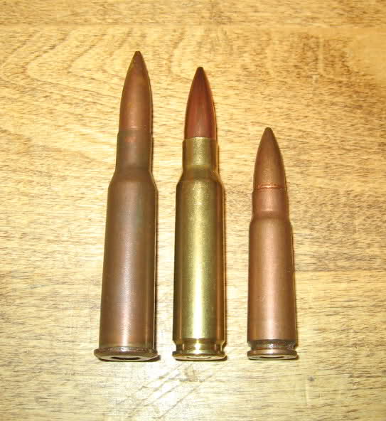 Слева направо: 7.62x54R, 7.62x51 NATO, 7.62x39 M43