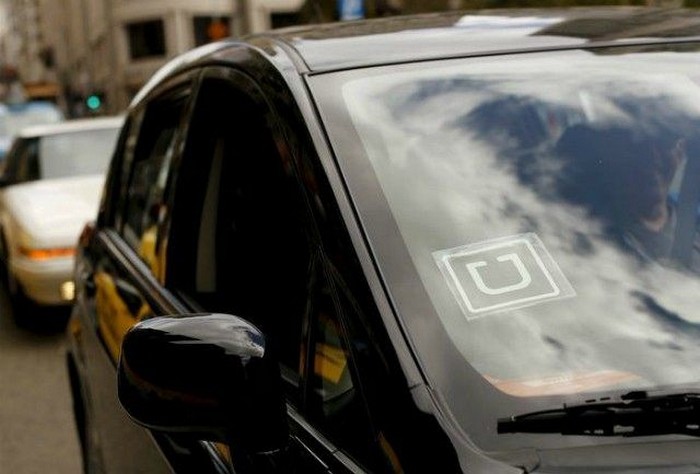 Американський таксі-сервіс Uber заборонив водіям і пасажирам мати при собі зброю