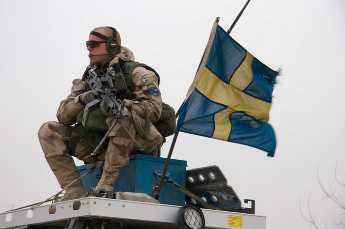 Швеция отказалась от военного нейтралитета